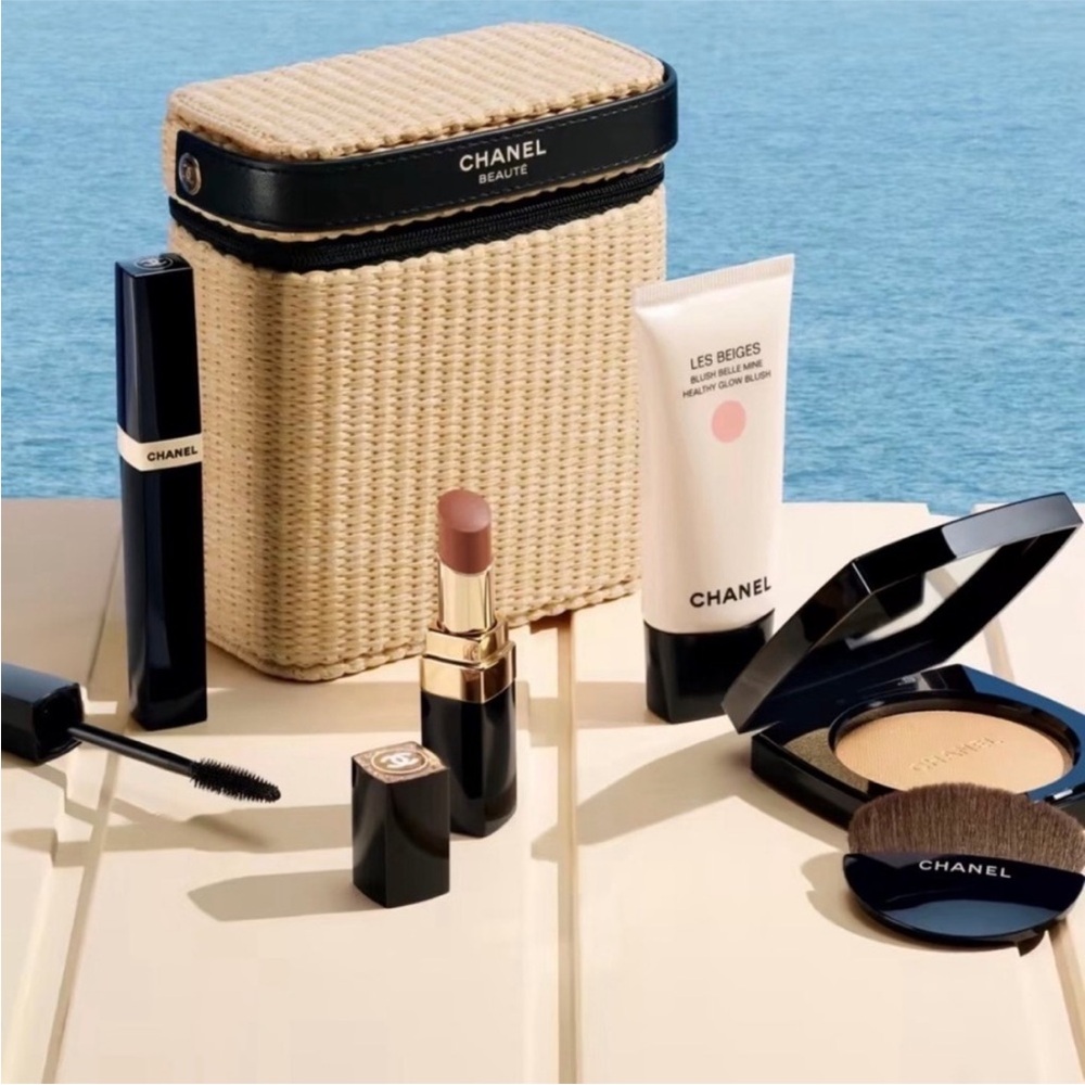 CHANEL Les Beiges Healthy Glow Summer Essentials